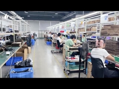 Características adicionales Estación de acoplamiento USB-C 9 en 1 con manual de usuario y diseño compacto incluido